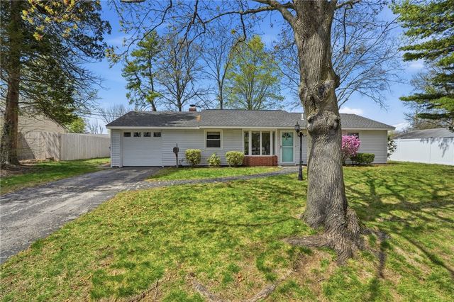 17 Gloucester Street, Warwick, RI 02886