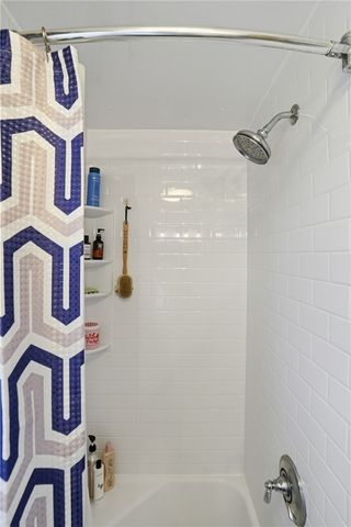 17 Gloucester Street, Warwick, RI 02886