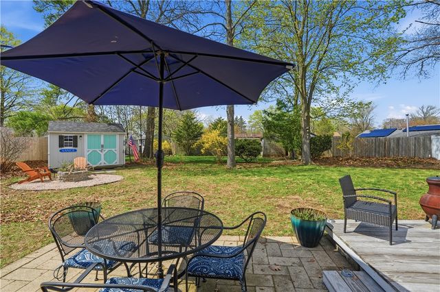 17 Gloucester Street, Warwick, RI 02886