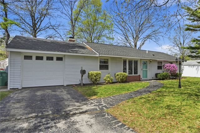 17 Gloucester Street, Warwick, RI 02886