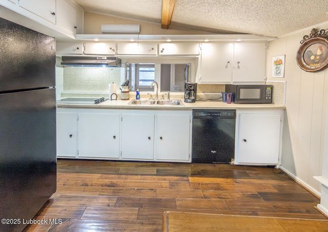 585 Comanche Drive, Buffalo Springs, TX 79404