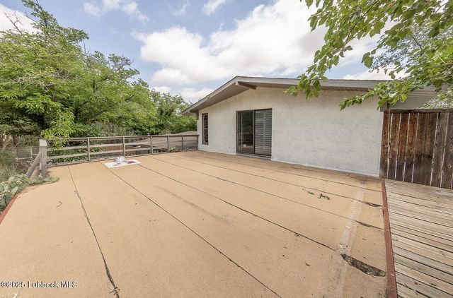 585 Comanche Drive, Buffalo Springs, TX 79404