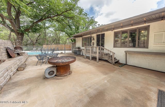 585 Comanche Drive, Buffalo Springs, TX 79404