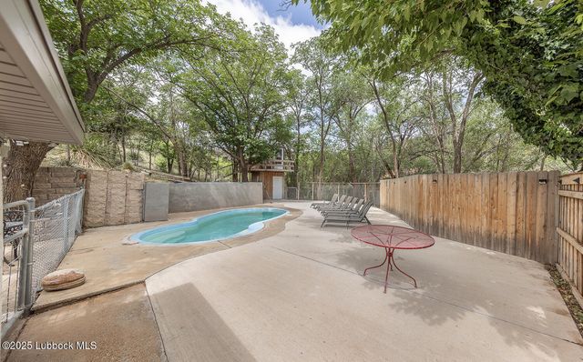 585 Comanche Drive, Buffalo Springs, TX 79404