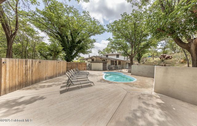 585 Comanche Drive, Buffalo Springs, TX 79404