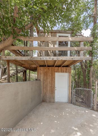 585 Comanche Drive, Buffalo Springs, TX 79404