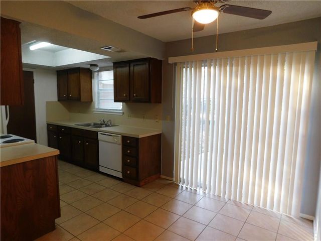 1402 Barbergale ST A, Pflugerville, TX 78660