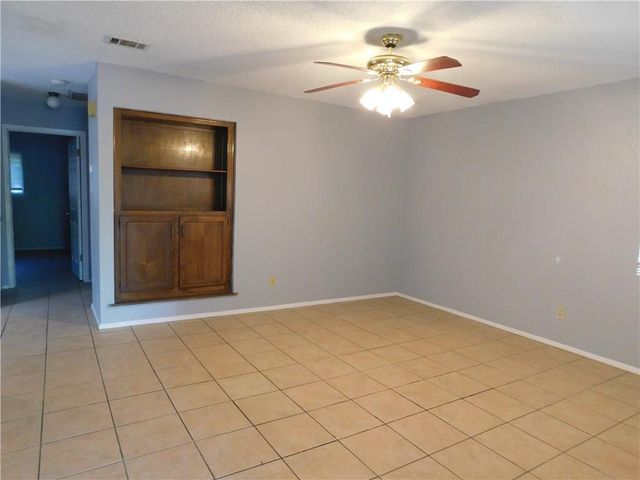 1402 Barbergale ST A, Pflugerville, TX 78660