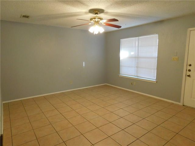 1402 Barbergale ST A, Pflugerville, TX 78660