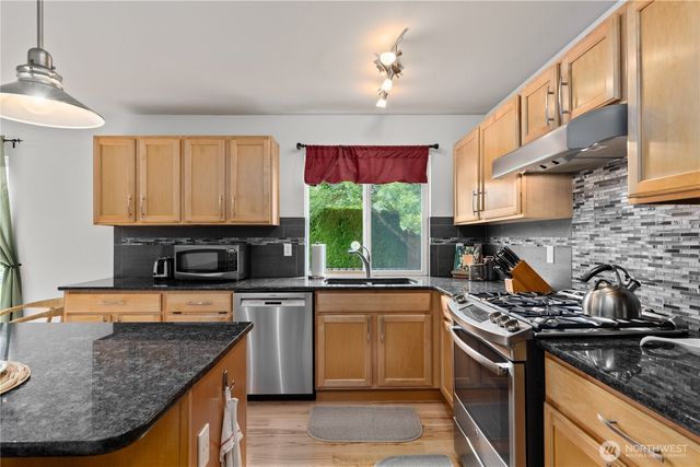 23236 SE 262nd Court, Maple Valley, WA 98038