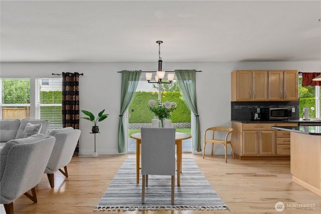 23236 SE 262nd Court, Maple Valley, WA 98038