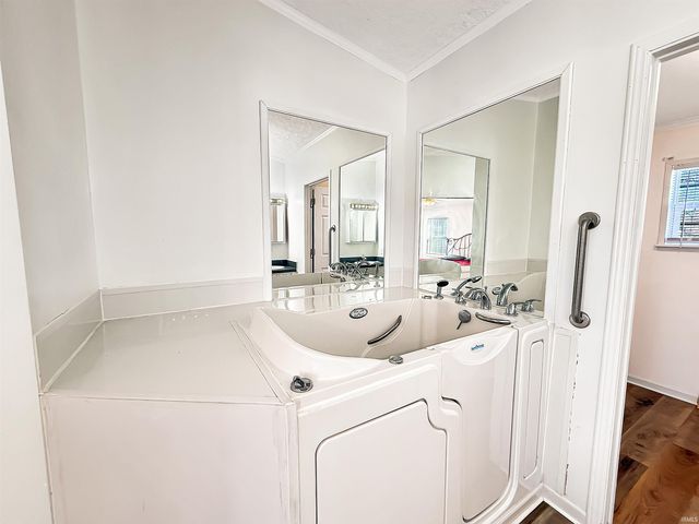 6810 Monroe Street, Stockwell, IN 47983