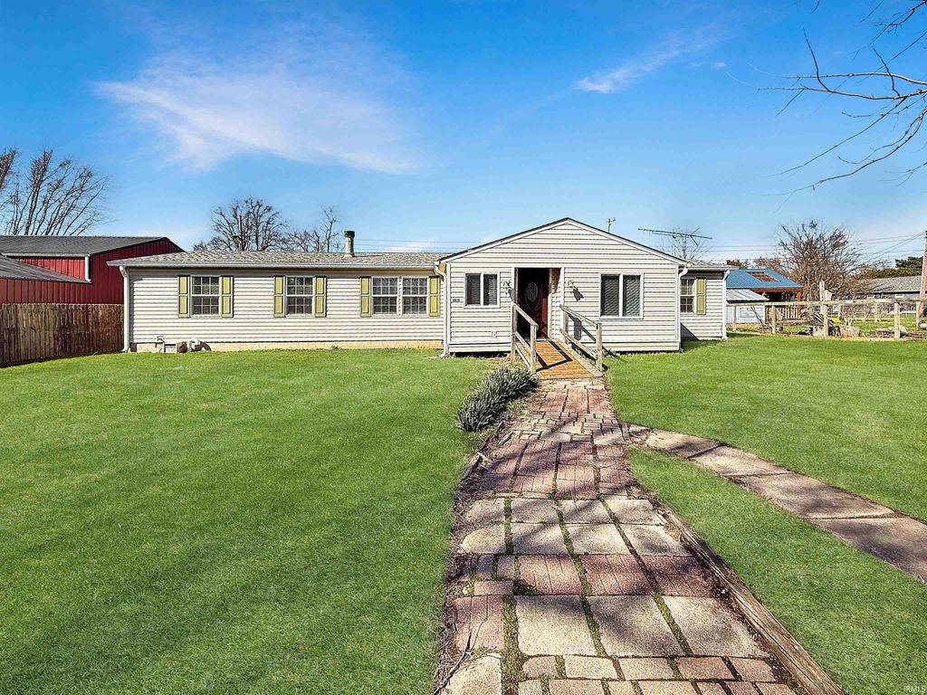 6810 Monroe Street, Stockwell, IN 47983