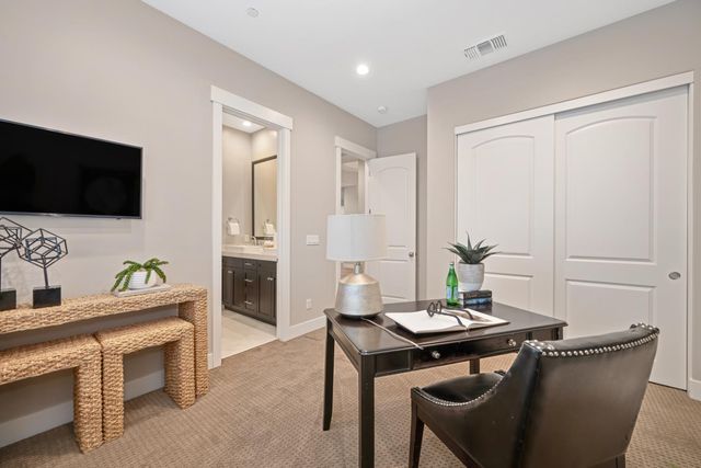 4031 Whitney Vista Ln, Rocklin, CA 95677
