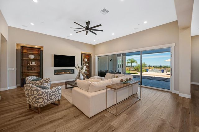 4031 Whitney Vista Ln, Rocklin, CA 95677