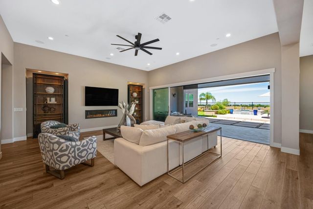 4031 Whitney Vista Ln, Rocklin, CA 95677