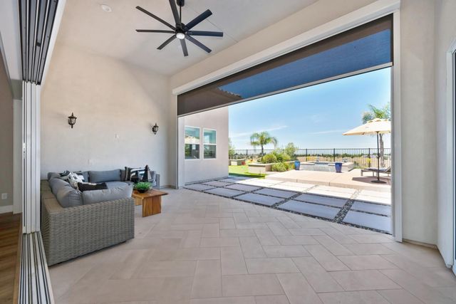 4031 Whitney Vista Ln, Rocklin, CA 95677