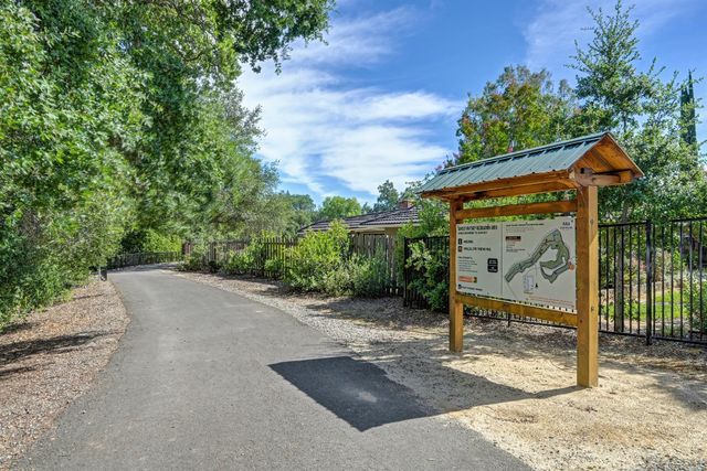 4031 Whitney Vista Ln, Rocklin, CA 95677
