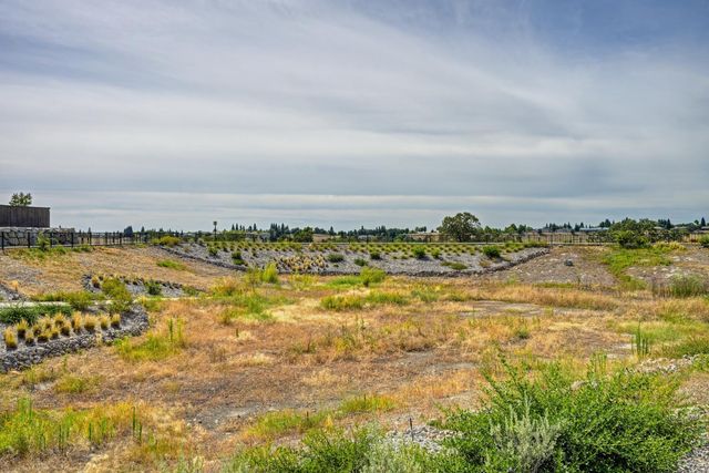 4031 Whitney Vista Ln, Rocklin, CA 95677