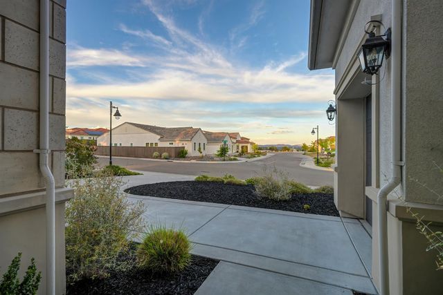 4031 Whitney Vista Ln, Rocklin, CA 95677