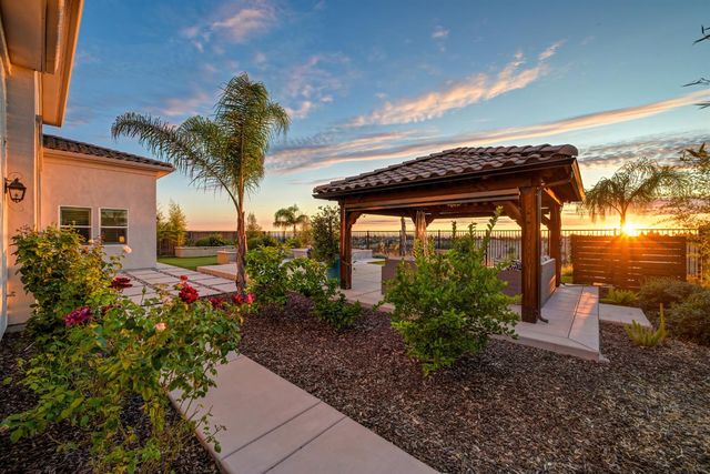 4031 Whitney Vista Ln, Rocklin, CA 95677