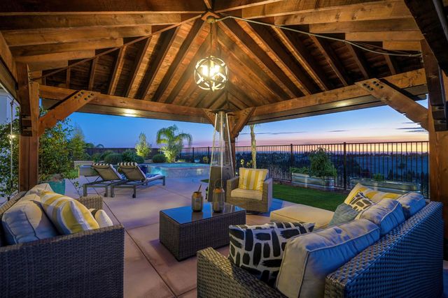 4031 Whitney Vista Ln, Rocklin, CA 95677