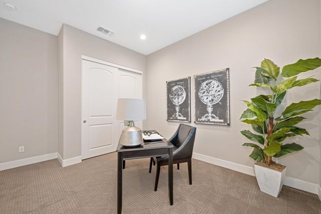 4031 Whitney Vista Ln, Rocklin, CA 95677