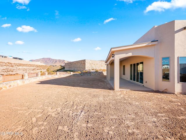 1910 Concho Court, El Paso, TX 79911