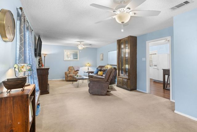 1320 Elm Street, Bonham, TX 75418