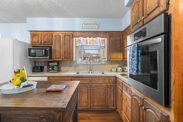 1320 Elm Street, Bonham, TX 75418