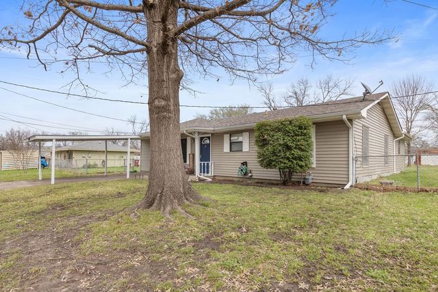 1320 Elm Street, Bonham, TX 75418