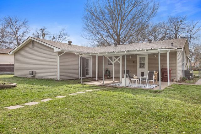 1320 Elm Street, Bonham, TX 75418