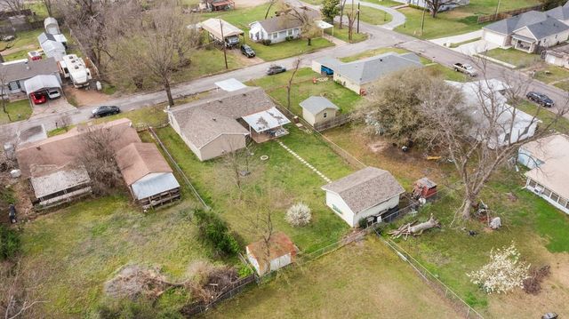 1320 Elm Street, Bonham, TX 75418