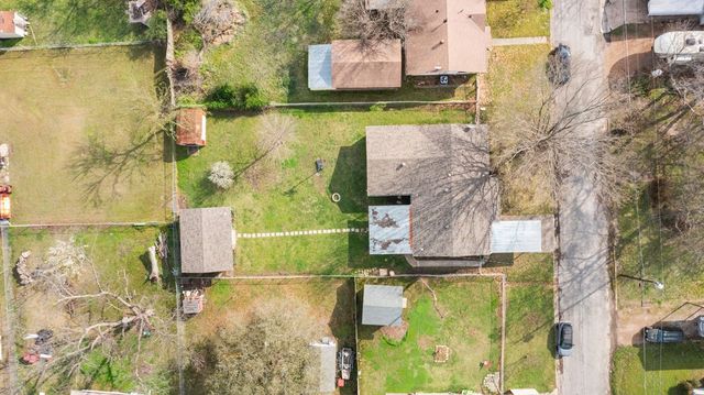 1320 Elm Street, Bonham, TX 75418