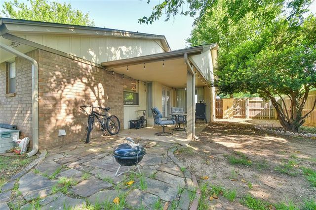 3210 Rambling Oaks Drive, Norman, OK 73072