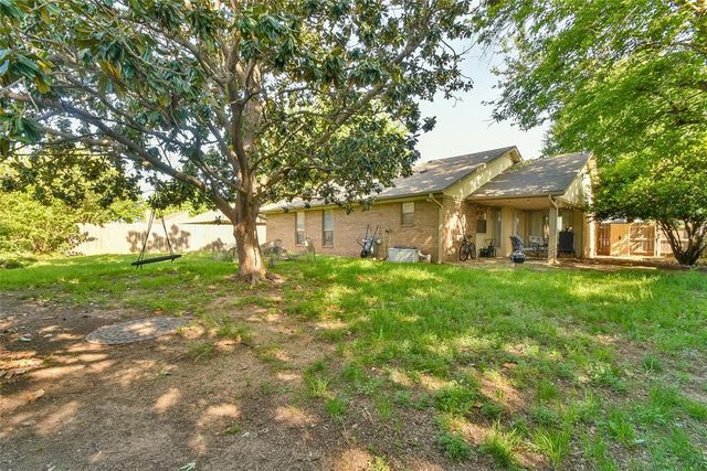 3210 Rambling Oaks Drive, Norman, OK 73072