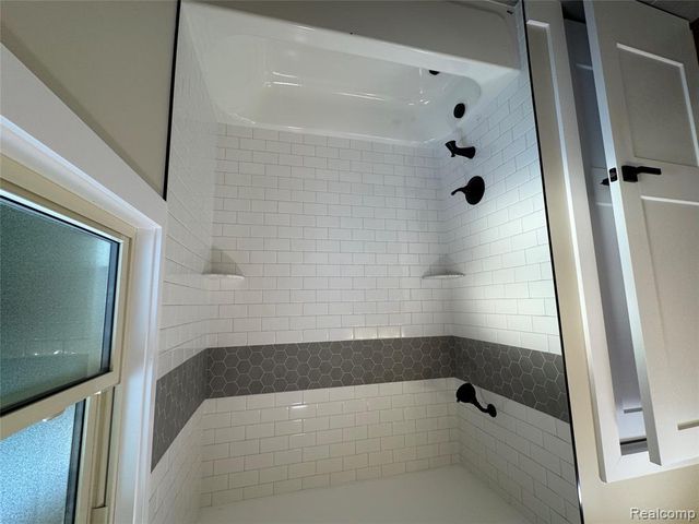 10030 Shadybrook Lane, Grand Blanc, MI 48439