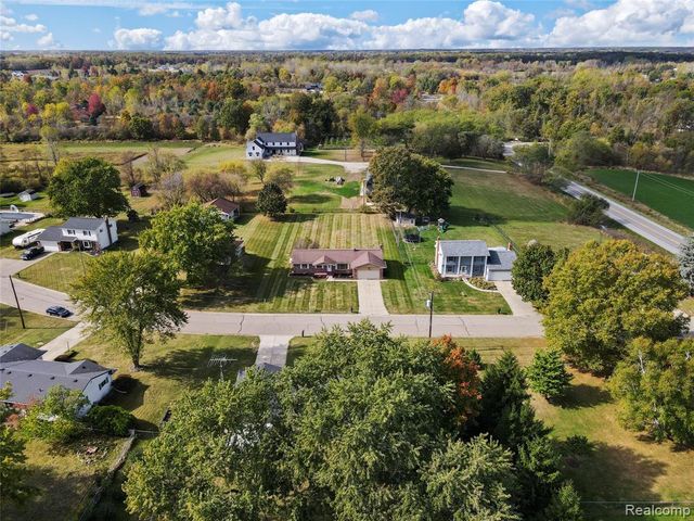 10030 Shadybrook Lane, Grand Blanc, MI 48439