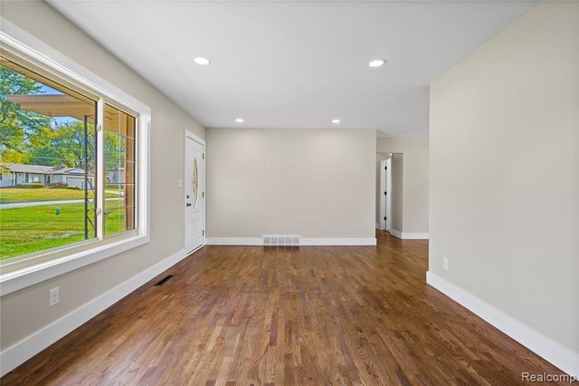 10030 Shadybrook Lane, Grand Blanc, MI 48439