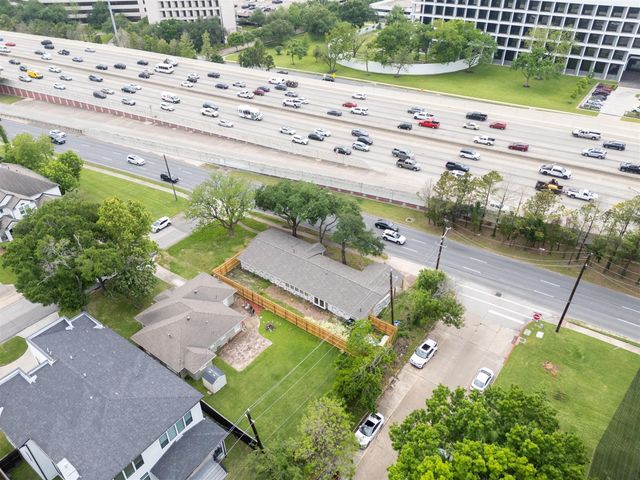 4660 Spruce Street, Bellaire, TX 77401