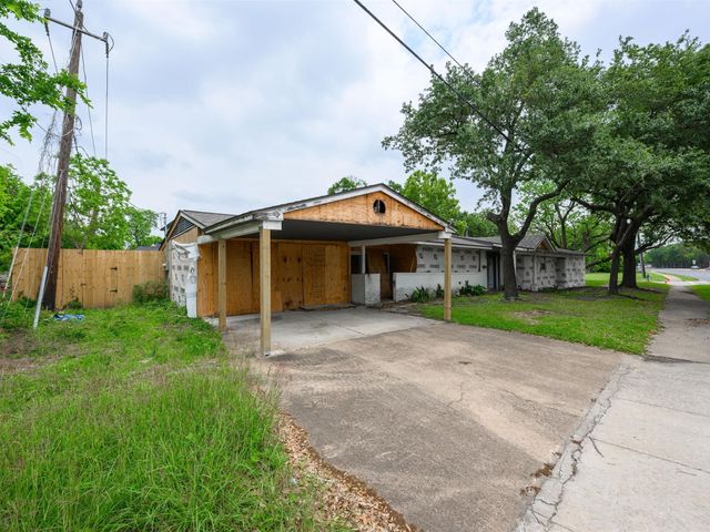 4660 Spruce Street, Bellaire, TX 77401