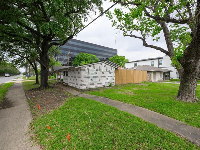 4660 Spruce Street, Bellaire, TX 77401