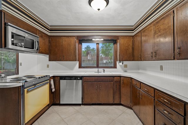 2286 Shiawasee Lane, Stevensville, MI 49127