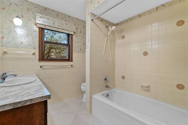 2286 Shiawasee Lane, Stevensville, MI 49127