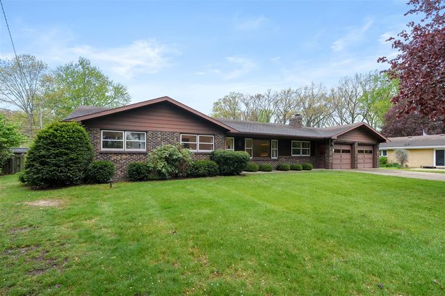 2286 Shiawasee Lane, Stevensville, MI 49127