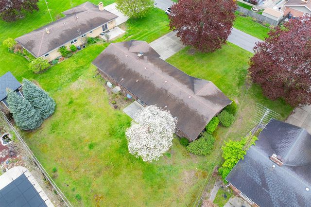 2286 Shiawasee Lane, Stevensville, MI 49127