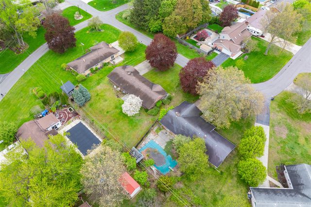 2286 Shiawasee Lane, Stevensville, MI 49127