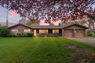 2286 Shiawasee Lane, Stevensville, MI 49127