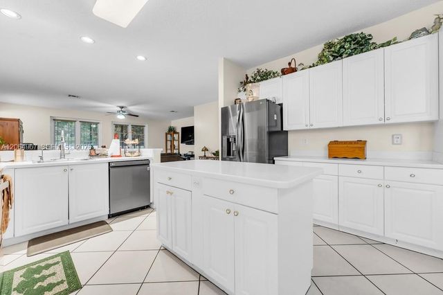 15887 NW 11th Street, Pembroke Pines, FL 33028