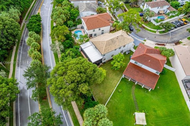 15887 NW 11th Street, Pembroke Pines, FL 33028